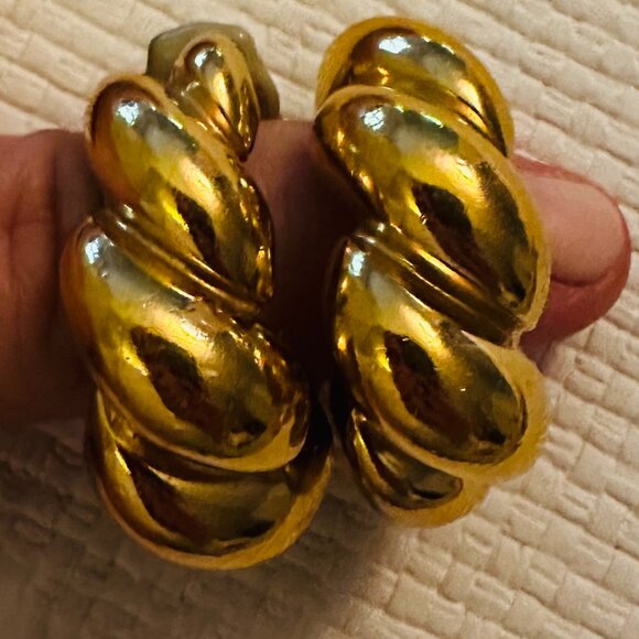 Vintage Signed Ciner Gold Chunky Hoops - Picture 1 of 7